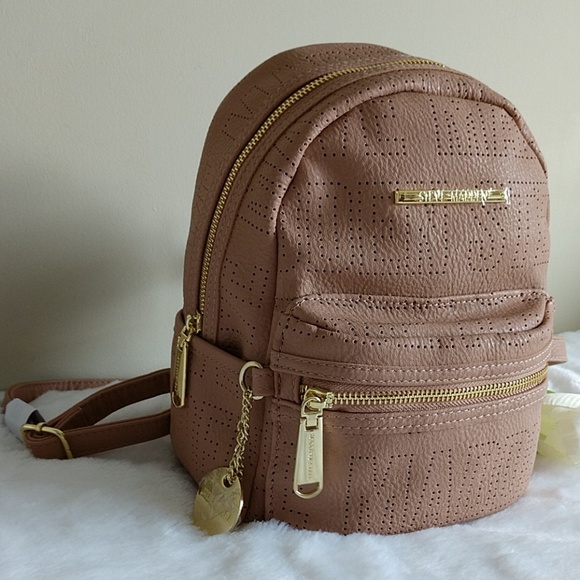 ❌🌺 BEAUTIFUL STEVE MADDEN  BACKPACK.nwt - Picture 2 of 8